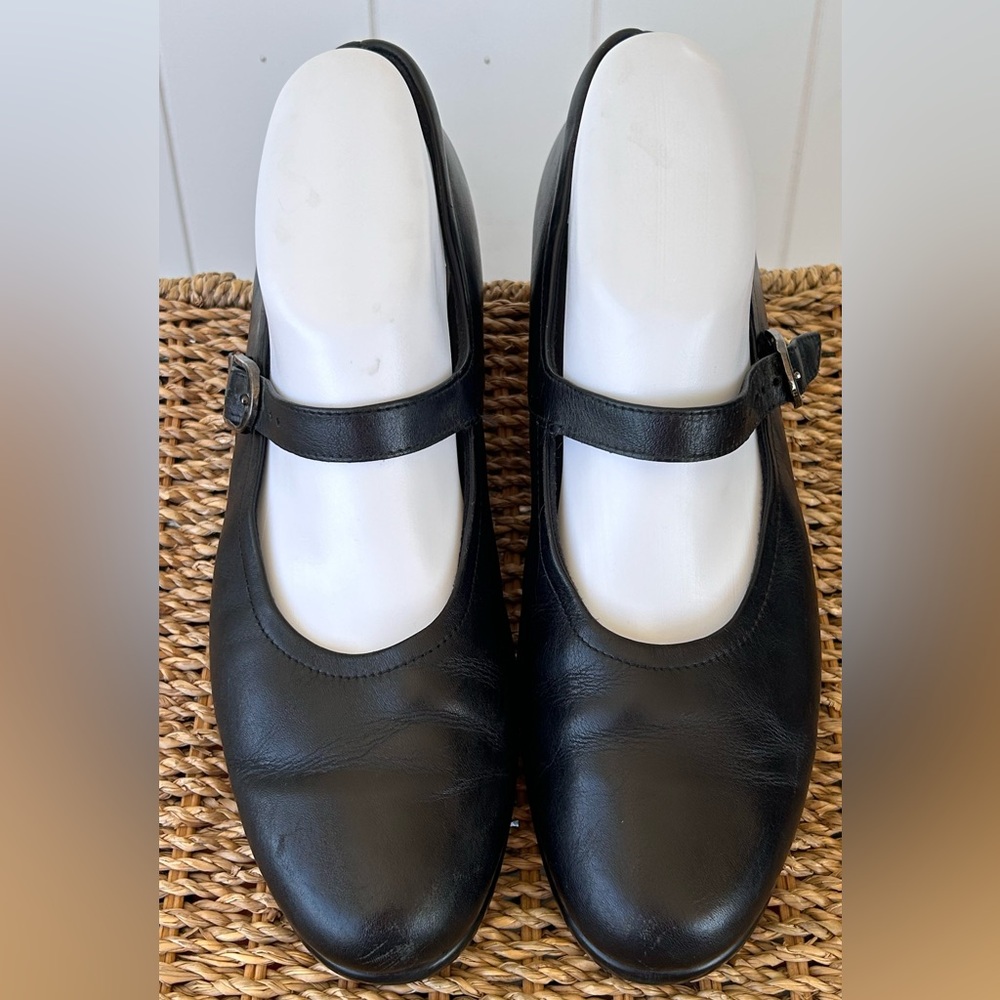 Black Mary Jane Women's Shoes - Picture 2 of 11